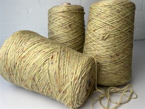 Tyk uspundet uld - 100% uld i lys limegrøn / multi, ca. 750 gram